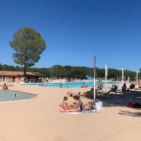Campingplatz Mobil Dans Petit Coin Tranquille